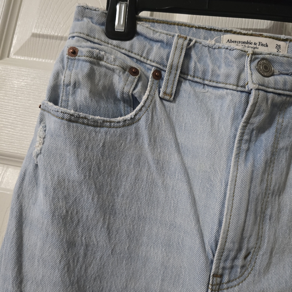 Abercrombie & Fitch Ultra High Rise 90s Straight Jeans, Light Destructed Wash. - Picture 5 of 12